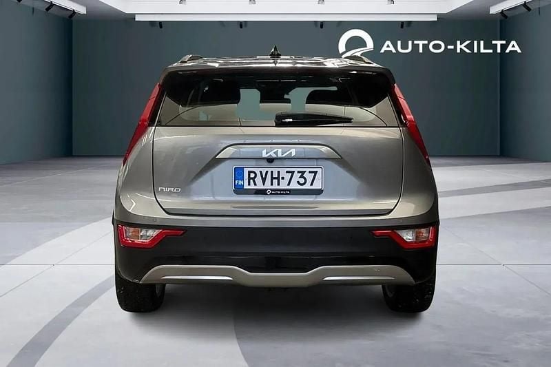 Käytetty Kia e-Niro LX 150 kW (204 HP) 2023 Met. harmaa Katumaasturi