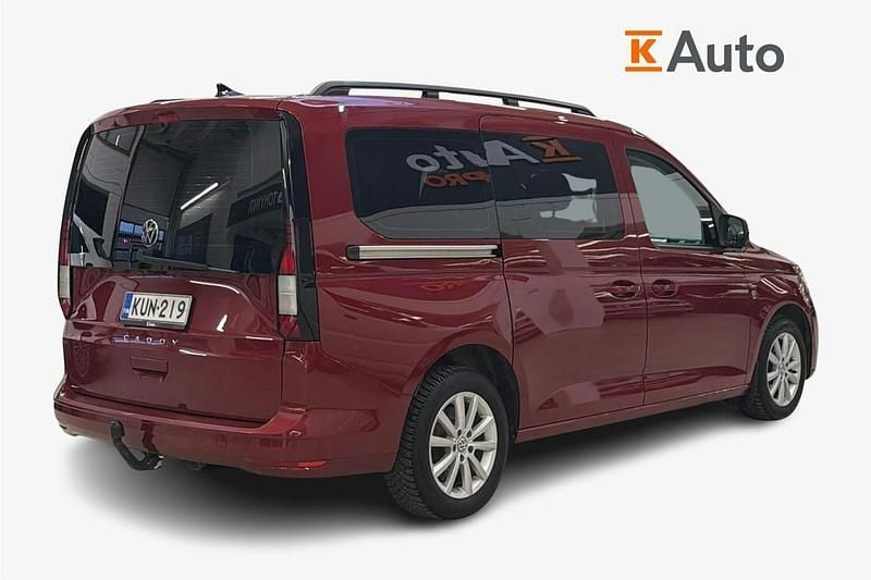 Käytetty VW Caddy Maxi Life Life 122 HP (89 kW) 2021 Punainen Tila-auto