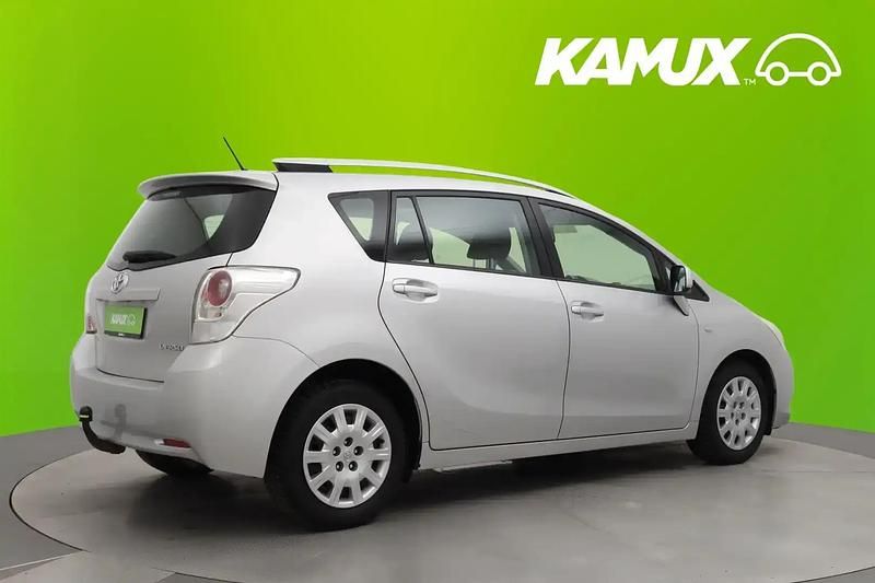 Käytetty Toyota Verso Sol 147 HP (108 kW) 2009 Hopea / harmaa Tila-auto