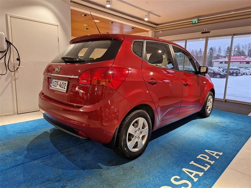 Käytetty Kia Venga EX 125 HP (91 kW) 2015 Punainen Viistoperä