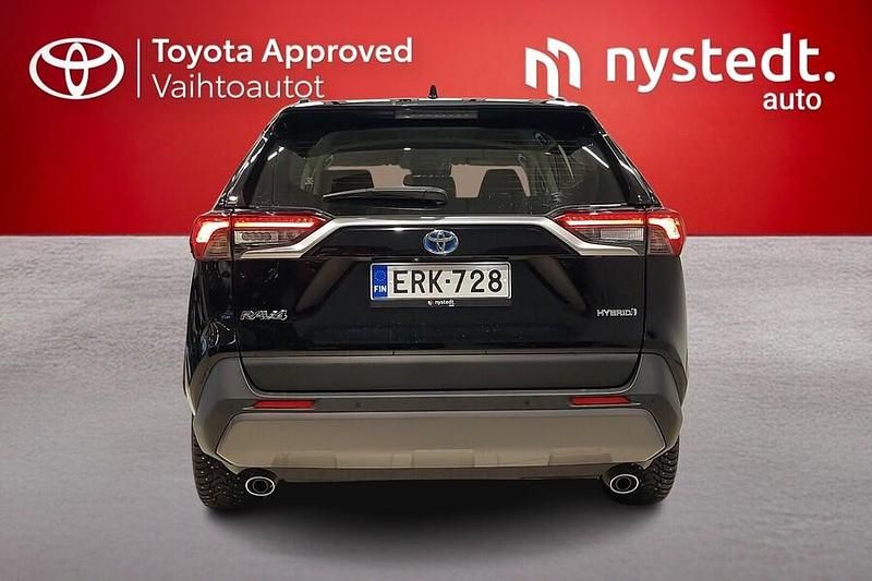 Käytetty Toyota RAV4 Hybrid Active 222 HP (163 kW) 2019 Musta Katumaasturi