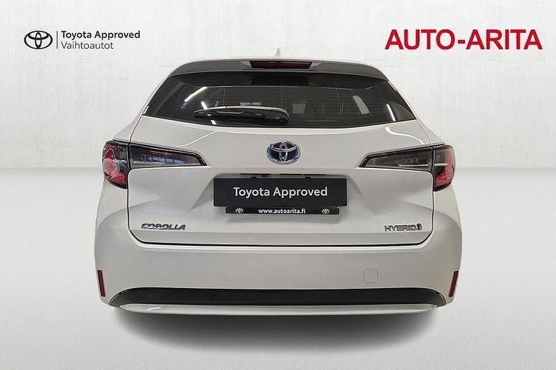Käytetty Toyota Corolla Active 122 HP (89 kW) 2021 Valkoinen Farmari