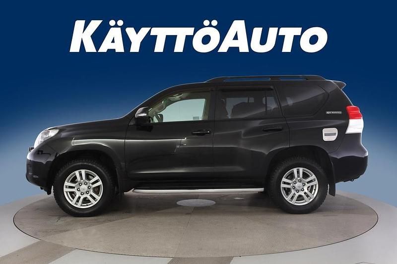 Käytetty Toyota Land Cruiser Executive 190 HP (139 kW) 2012 Musta Van