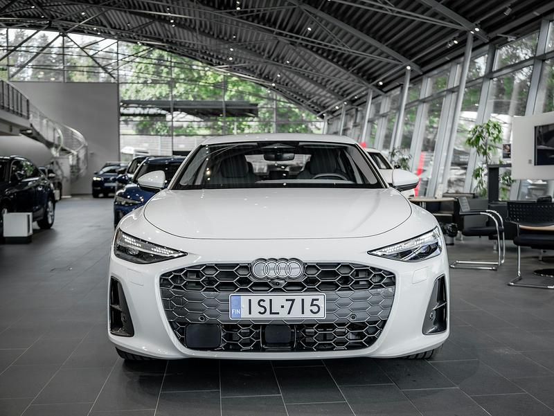 Käytetty Audi A6 Design 295 HP (216 kW) 2025 Valkoinen Sedan