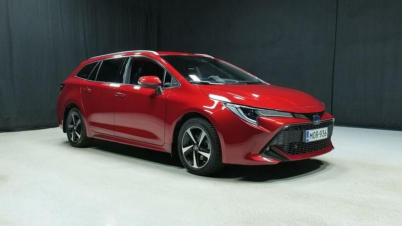 Käytetty Toyota Corolla Active 184 HP (135 kW) 2023 Punainen Farmari