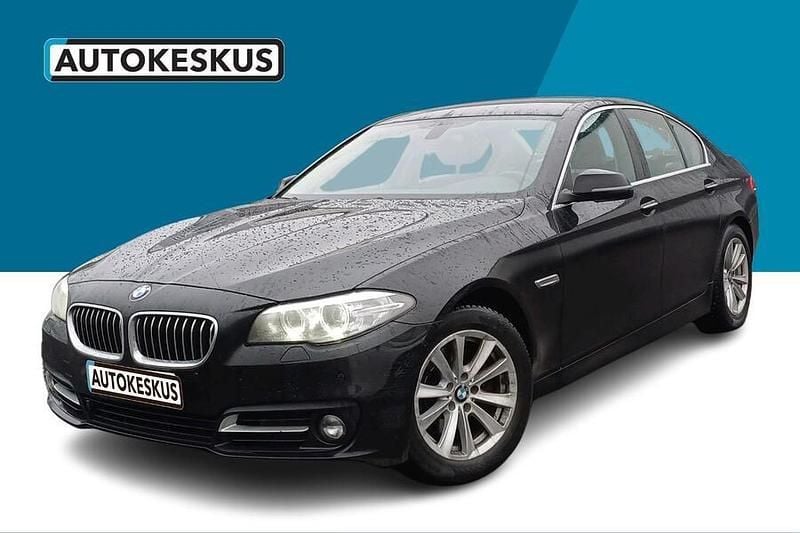Musta Käytetty 2015 BMW 520 Exclusive Sedan | 16 400 € (Perustarjous) - Kuva 1/2