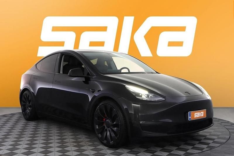 Käytetty 2023 Tesla Model Y Performance Katumaasturi | 37 750 € (Perustarjous) - Kuva 1/3