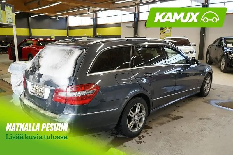 Käytetty Mercedes E200 Business 136 HP (100 kW) 2011 Hopea / harmaa Farmari
