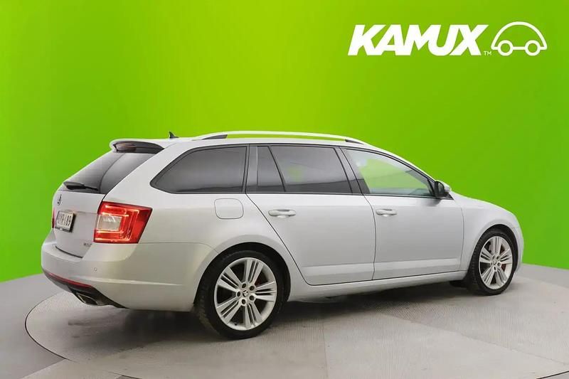 Käytetty Skoda Octavia RS 184 HP (135 kW) 2014 Hopea / harmaa Farmari