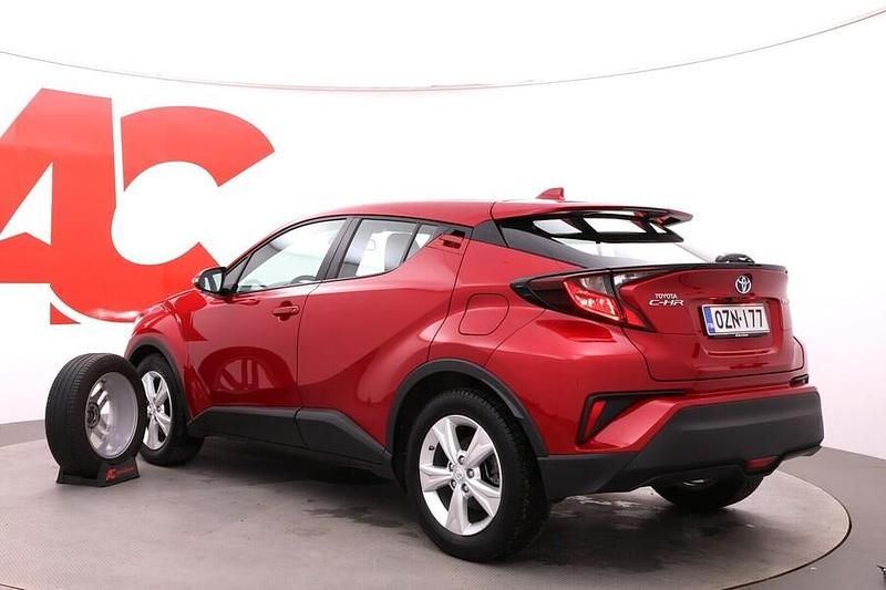 Käytetty Toyota C-HR Active 122 HP (89 kW) 2023 Punainen Katumaasturi