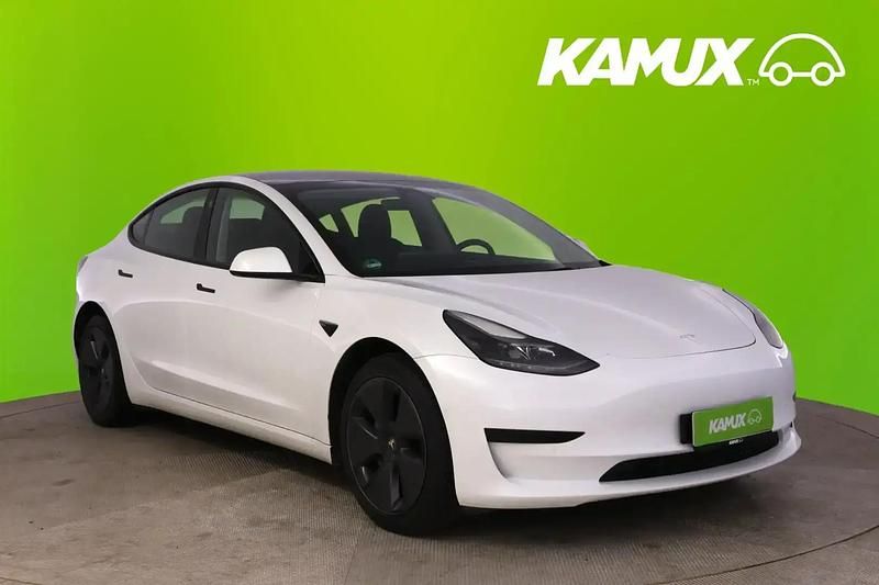 Valkoinen Käytetty 2021 Tesla Model 3 Standard Range Plus Sedan | 24 480 € (Perustarjous) - Kuva 1/4