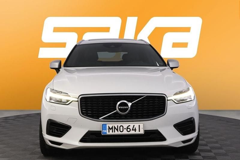 Käytetty Volvo XC60 R-Design 407 HP (299 kW) 2018 Katumaasturi