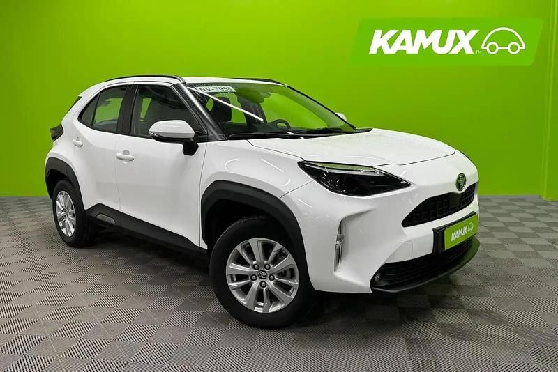 Valkoinen Käytetty 2024 Toyota Yaris Cross Active Katumaasturi | 23 850 € - Kuva 1/4
