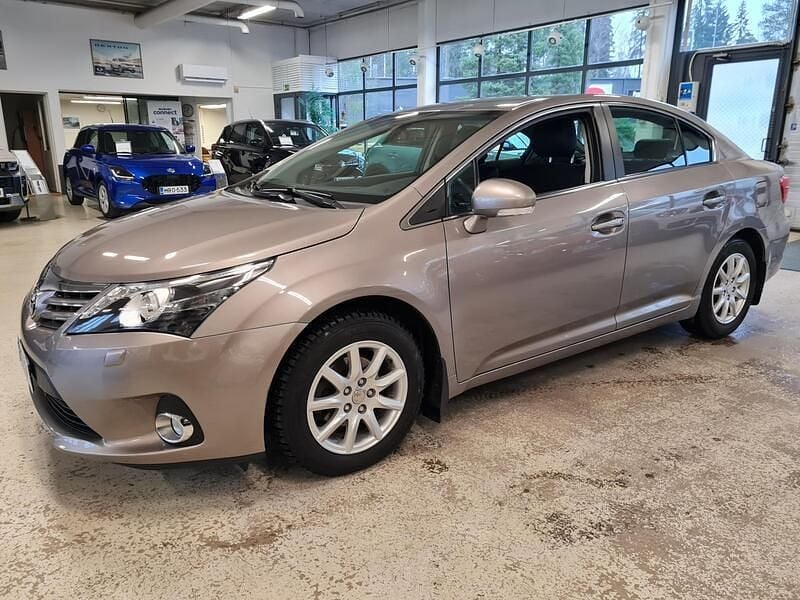 Harmaa Käytetty 2014 Toyota Avensis Multidrive S Sedan | 13 900 € (Hyvä tarjous) - Kuva 1/4