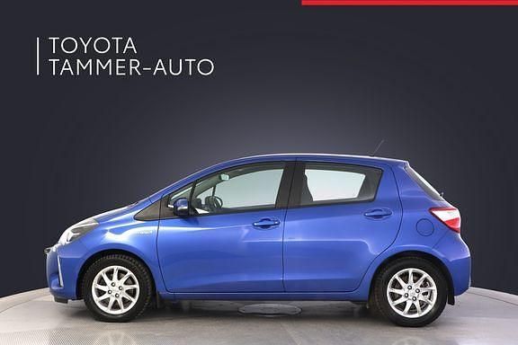 Käytetty Toyota Yaris Edition 72 HP (52 kW) 2017 Sininen Viistoperä
