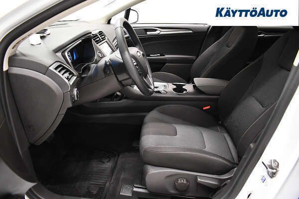 Käytetty Ford Mondeo Titanium 188 HP (138 kW) 2018 Valkoinen Sedan