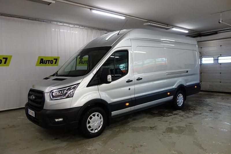 Käytetty Ford Transit Trend 170 HP (125 kW) 2023 Harmaa Van