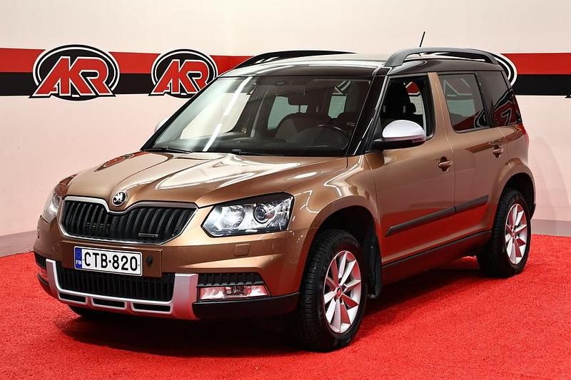 Käytetty Skoda Yeti Outdoor GreenLine 105 HP (77 kW) 2015 Oranssi Katumaasturi