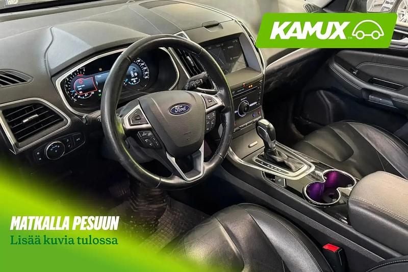 Käytetty Ford S-MAX Titanium 209 HP (153 kW) 2016 Hopea / harmaa Tila-auto