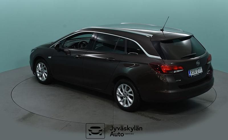 Käytetty Opel Astra Innovation 105 HP (77 kW) 2016 Ruskea Farmari