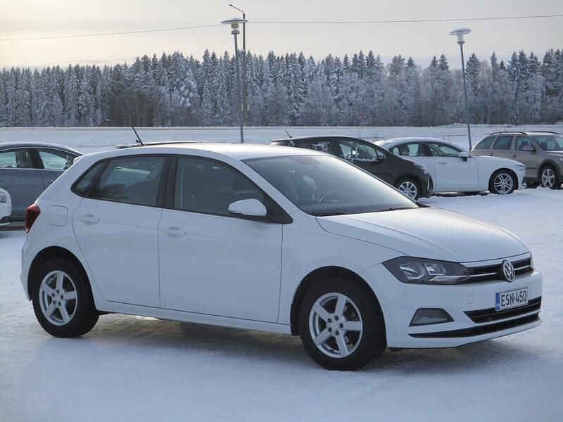 Käytetty VW Polo Style 90 HP (66 kW) 2022 Viistoperä