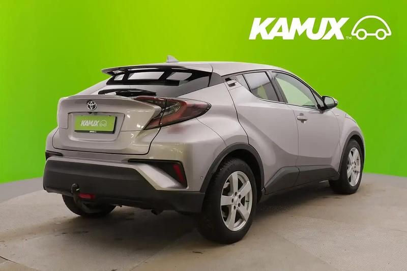 Käytetty Toyota C-HR Premium 122 HP (89 kW) 2017 Hopea / harmaa Katumaasturi