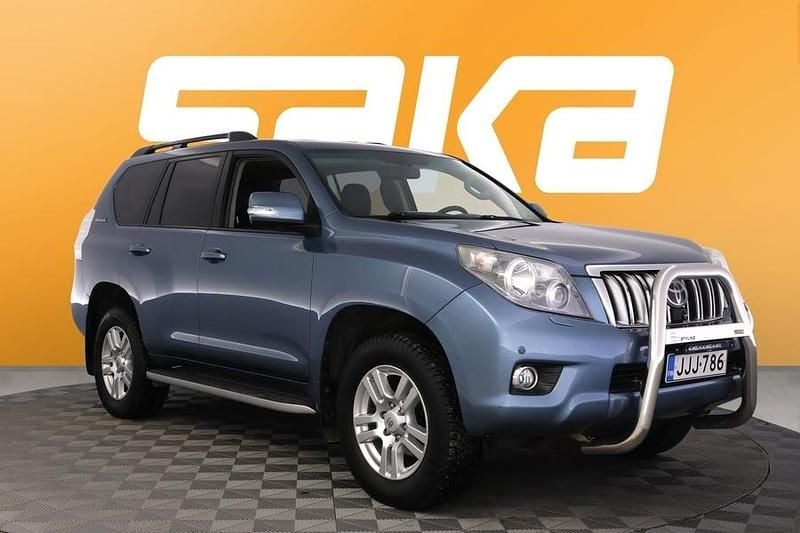 Käytetty Toyota Land Cruiser Executive 190 HP (139 kW) 2011 Katumaasturi