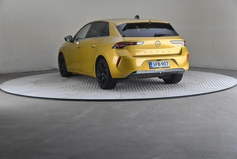 Käytetty Opel Astra Innovation 180 HP (132 kW) 2023 Viistoperä