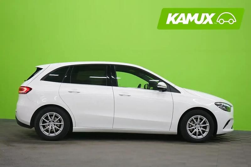 Käytetty Mercedes B180 Edition 116 HP (85 kW) 2020 Valkoinen Tila-auto