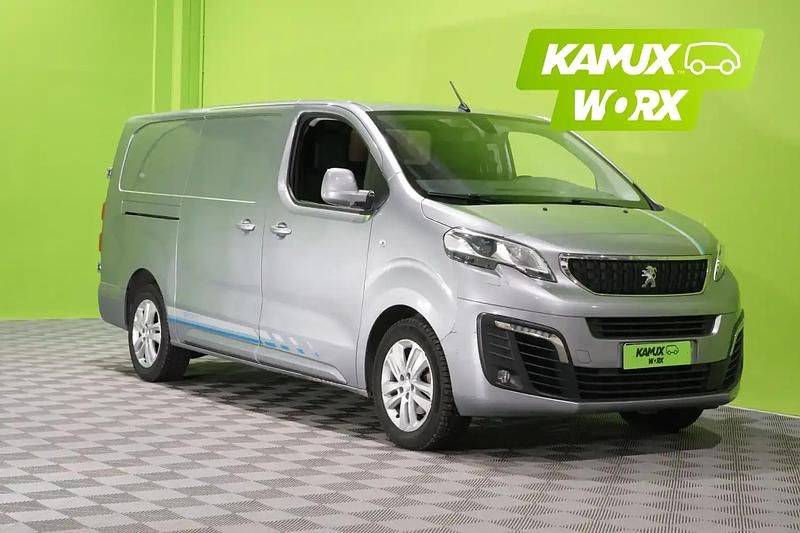 Käytetty Peugeot Expert Sport 122 HP (89 kW) 2020 Hopea / harmaa Van