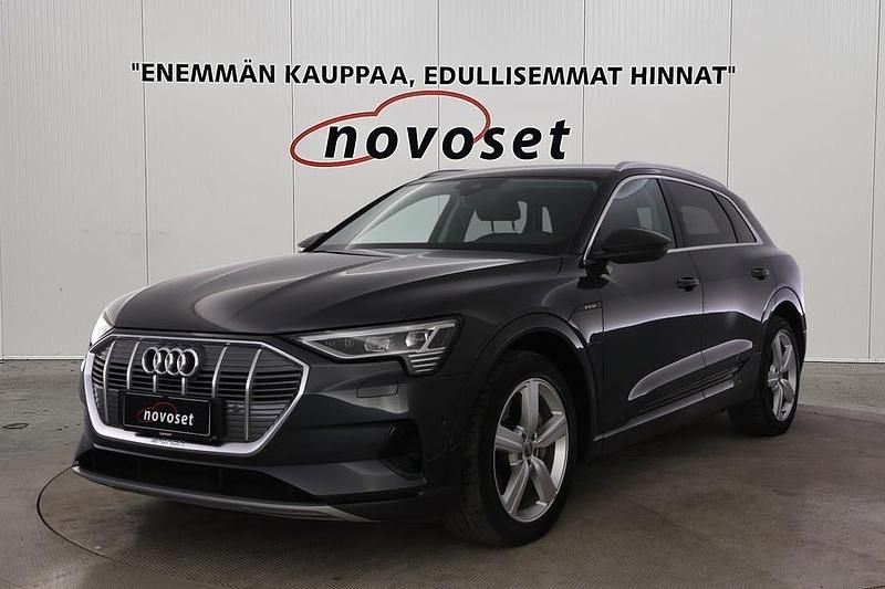 Harmaa Käytetty 2019 Audi e-tron Katumaasturi | 26 370 € (Hieman kallis) - Kuva 1/4