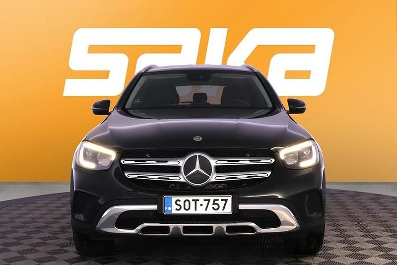 Käytetty Mercedes GLC300e Business 211 HP (155 kW) 2022 Katumaasturi