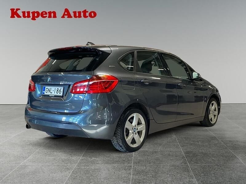Käytetty BMW 225 Active Tourer Sport Line 224 HP (164 kW) 2017 Tila-auto