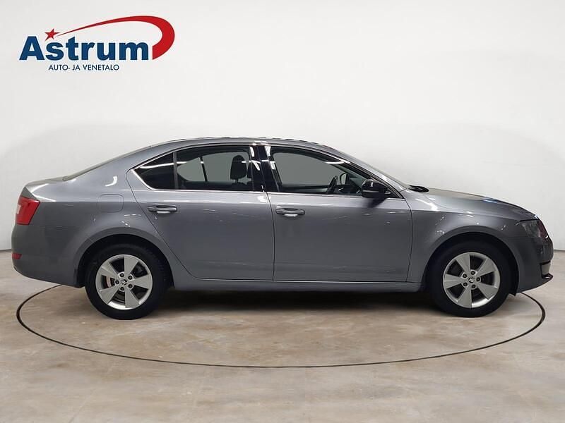 Käytetty Skoda Octavia Business Line 150 HP (110 kW) 2013 Musta Farmari