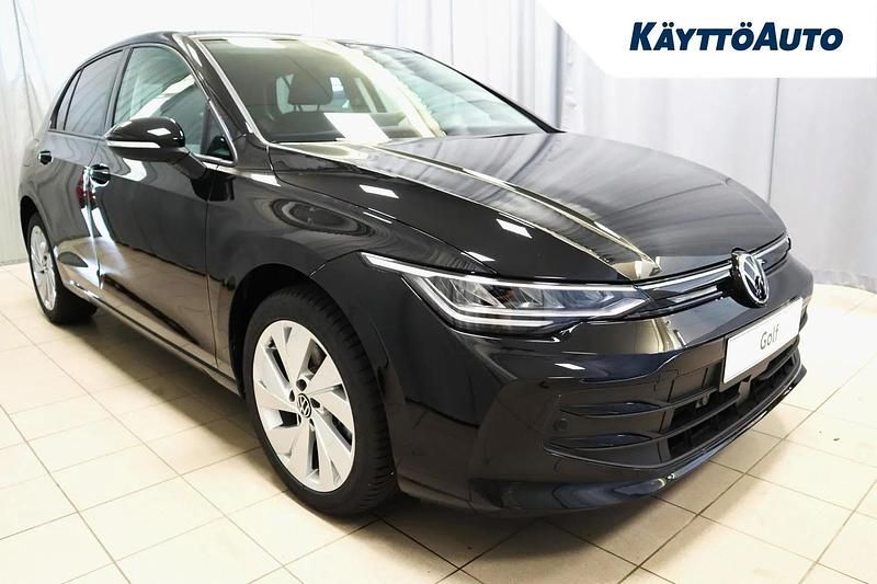 Uusi VW Golf VIII Comfortline 204 HP (150 kW) 2026 Mythosmusta, metall Viistoperä