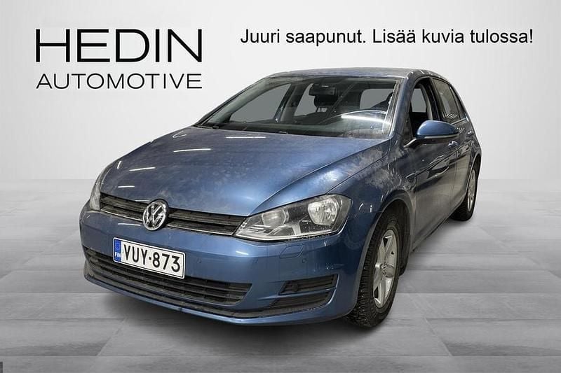 Käytetty VW Golf VII Comfortline 105 HP (77 kW) 2014 Sininen Viistoperä