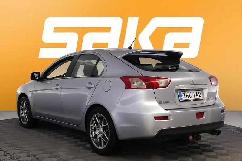 Käytetty Mitsubishi Lancer Sportback Invite 143 HP (105 kW) 2009 Viistoperä