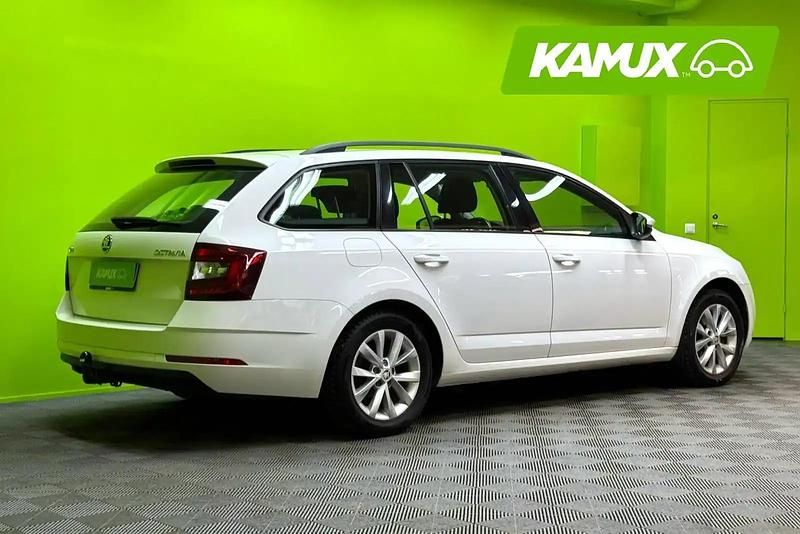 Käytetty Skoda Octavia Ambition 150 HP (110 kW) 2018 Valkoinen Farmari