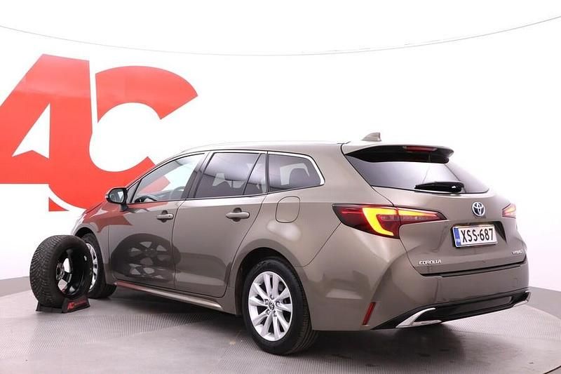 Käytetty Toyota Corolla Edition 140 HP (102 kW) 2024 6x1 oxide bronze Farmari