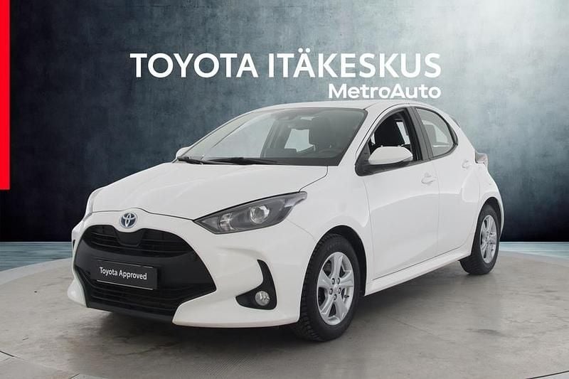 Valkoinen Käytetty 2022 Toyota Yaris Hybrid Active Viistoperä | 18 490 € (Perustarjous) - Kuva 1/4