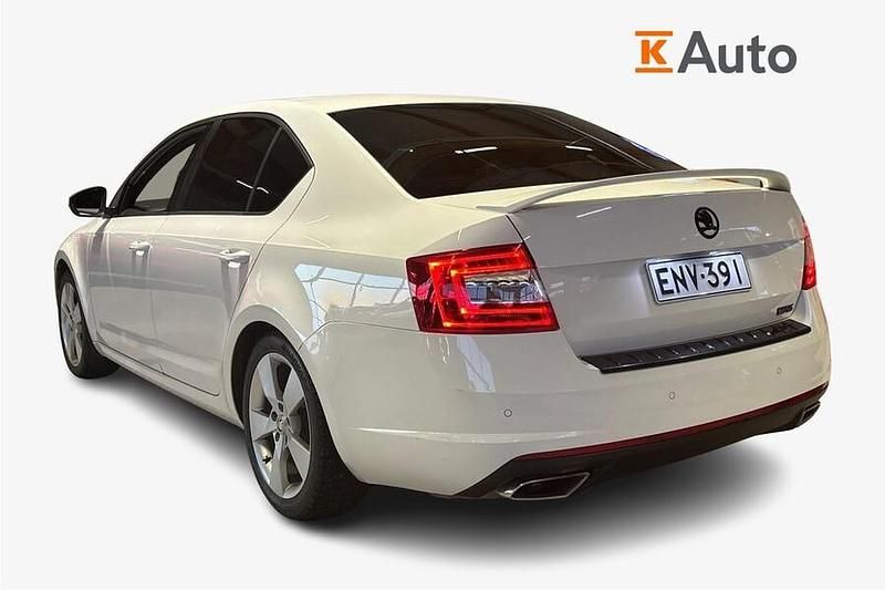 Käytetty Skoda Octavia RS 184 HP (135 kW) 2015 Viistoperä