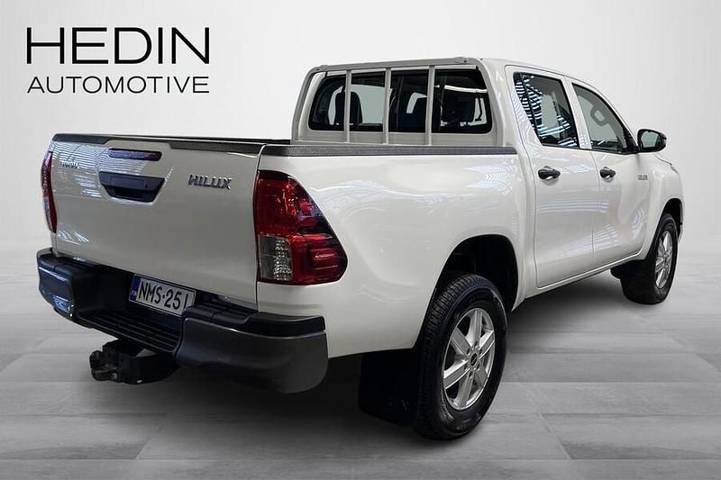 Käytetty Toyota HiLux Life 150 HP (110 kW) 2022 Valkoinen Nouto