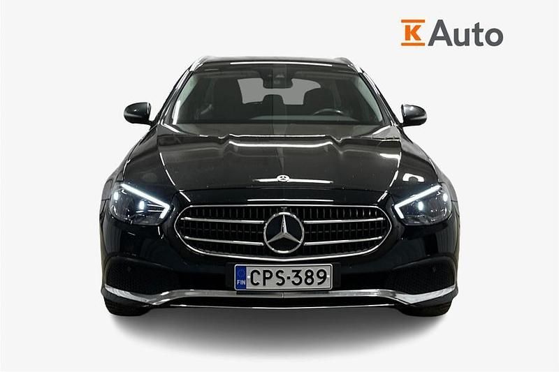 Käytetty Mercedes E220 Avantgarde 194 HP (142 kW) 2021 Farmari