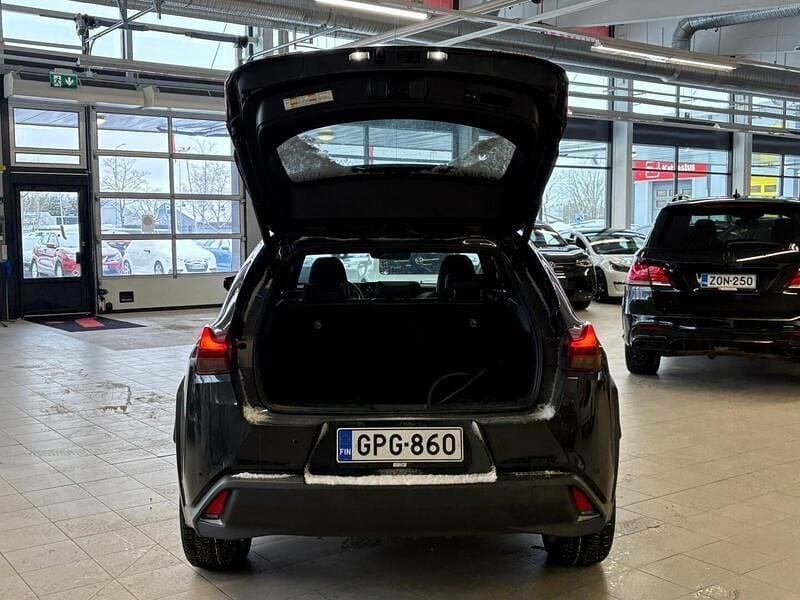 Käytetty Lexus UX Luxury Line 150 kW (204 HP) 2022 Katumaasturi