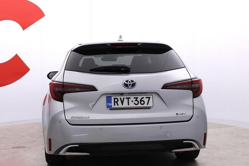 Käytetty Toyota Corolla Active 140 HP (102 kW) 2024 Hopea Farmari