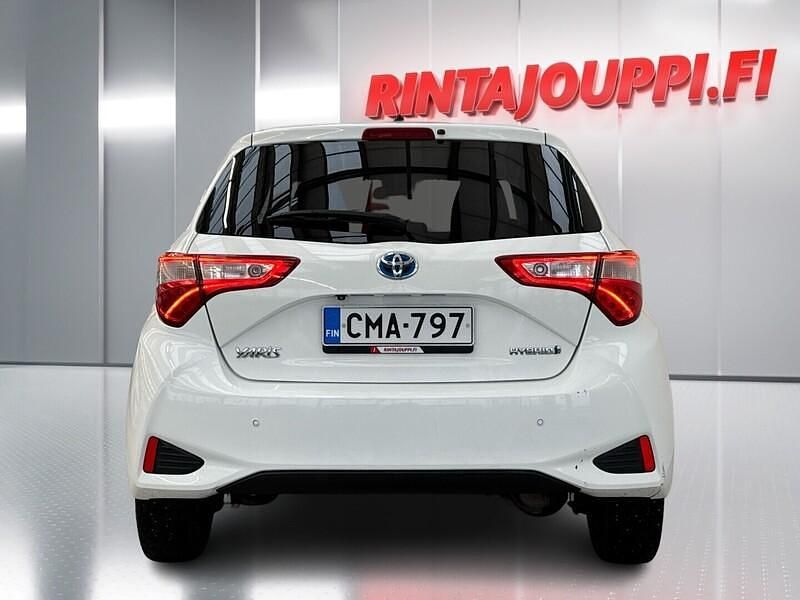 Käytetty Toyota Yaris Hybrid Active 101 HP (74 kW) 2019 Viistoperä