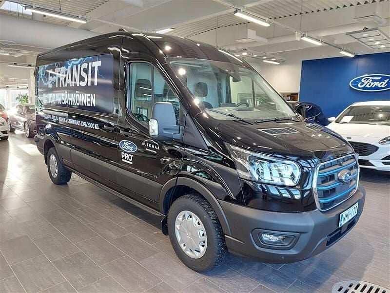 Käytetty Ford E-Transit Trend 183 kW (250 HP) 2023 Musta Van