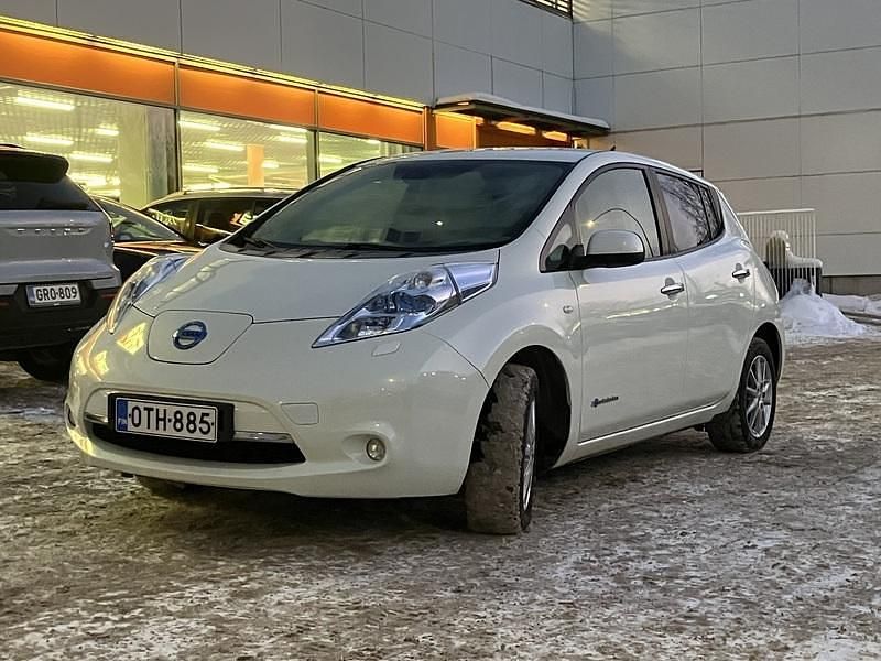 Käytetty Nissan Leaf 80 kW (109 HP) 2012 Viistoperä
