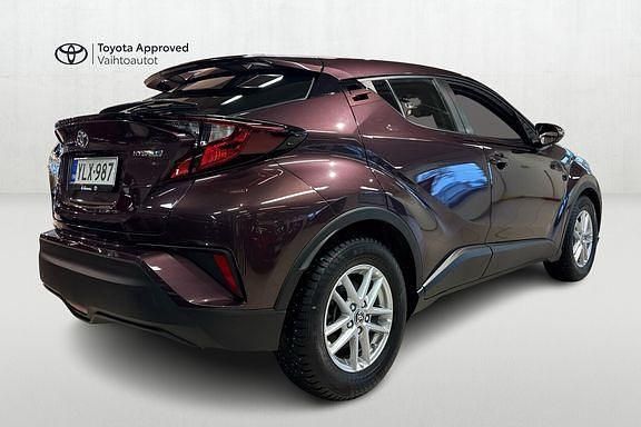 Käytetty Toyota C-HR Active 121 HP (88 kW) 2023 Violetti Katumaasturi