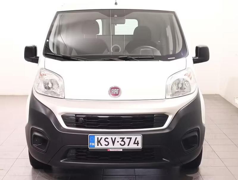 Käytetty Fiat Fiorino 80 HP (58 kW) 2017 Tila-auto